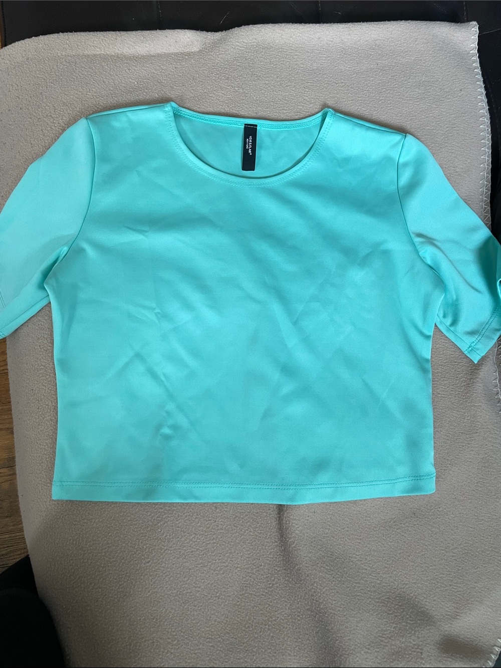 Crewneck Aqua Crop Top